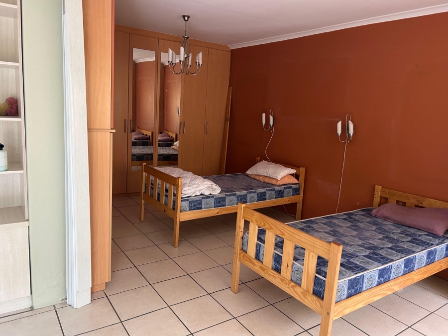 To Let 4 Bedroom Property for Rent in Mill Park Eastern Cape